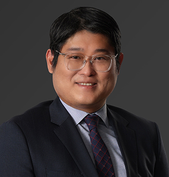 Michael Lee Headshot