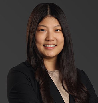 Victoria Lee Headshot